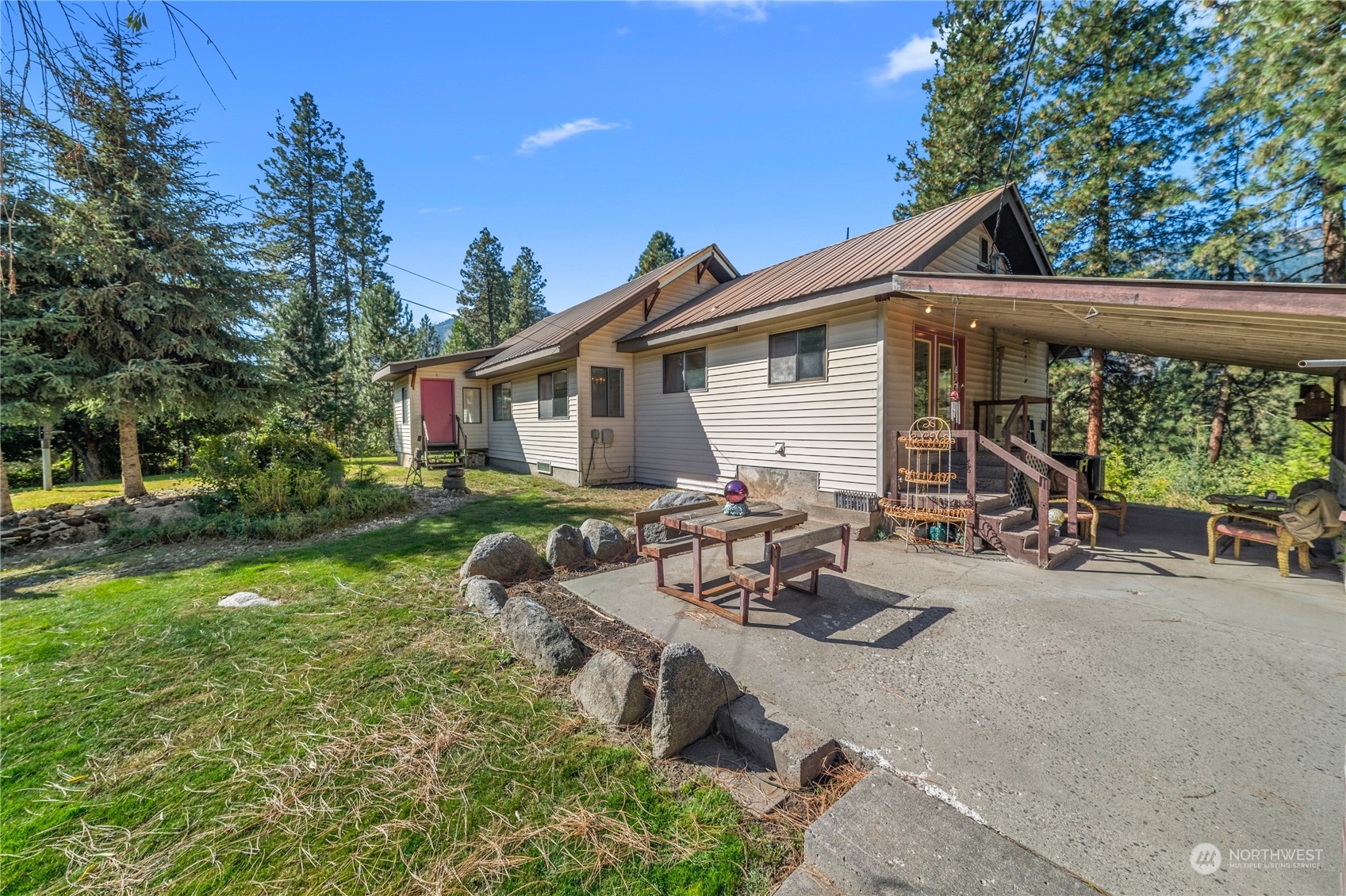 9696 E Leavenworth Road Property Photo 15