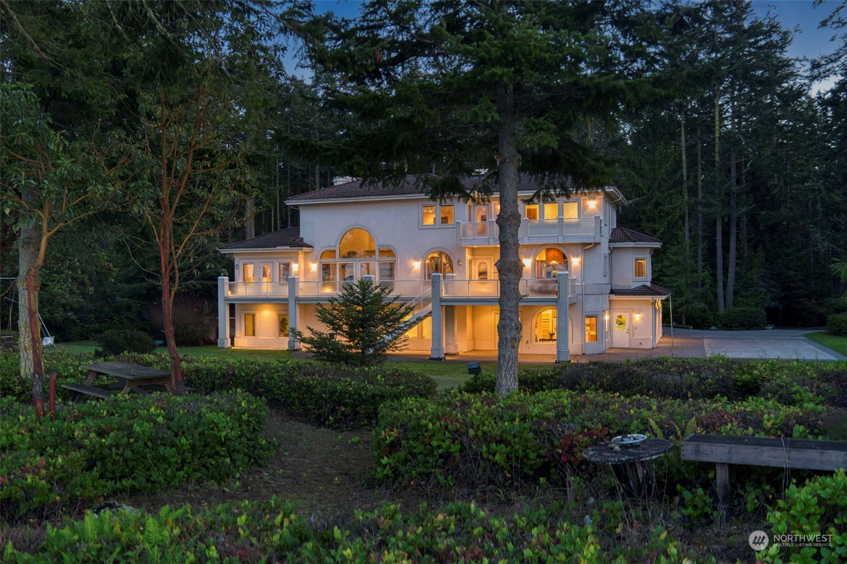 100 Lands End Lane Property Photo