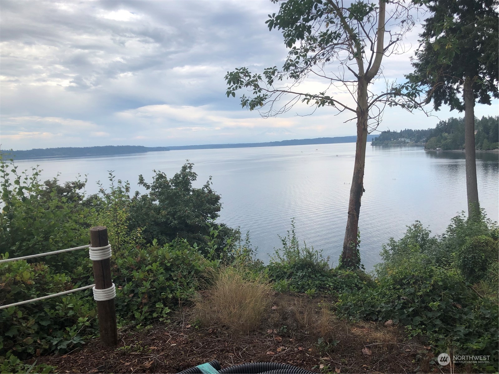 6928 Puget Beach Road Property Photo 4