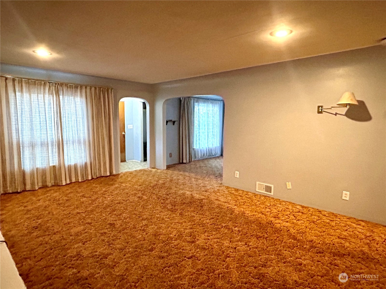 408 S Division Street Property Photo 3