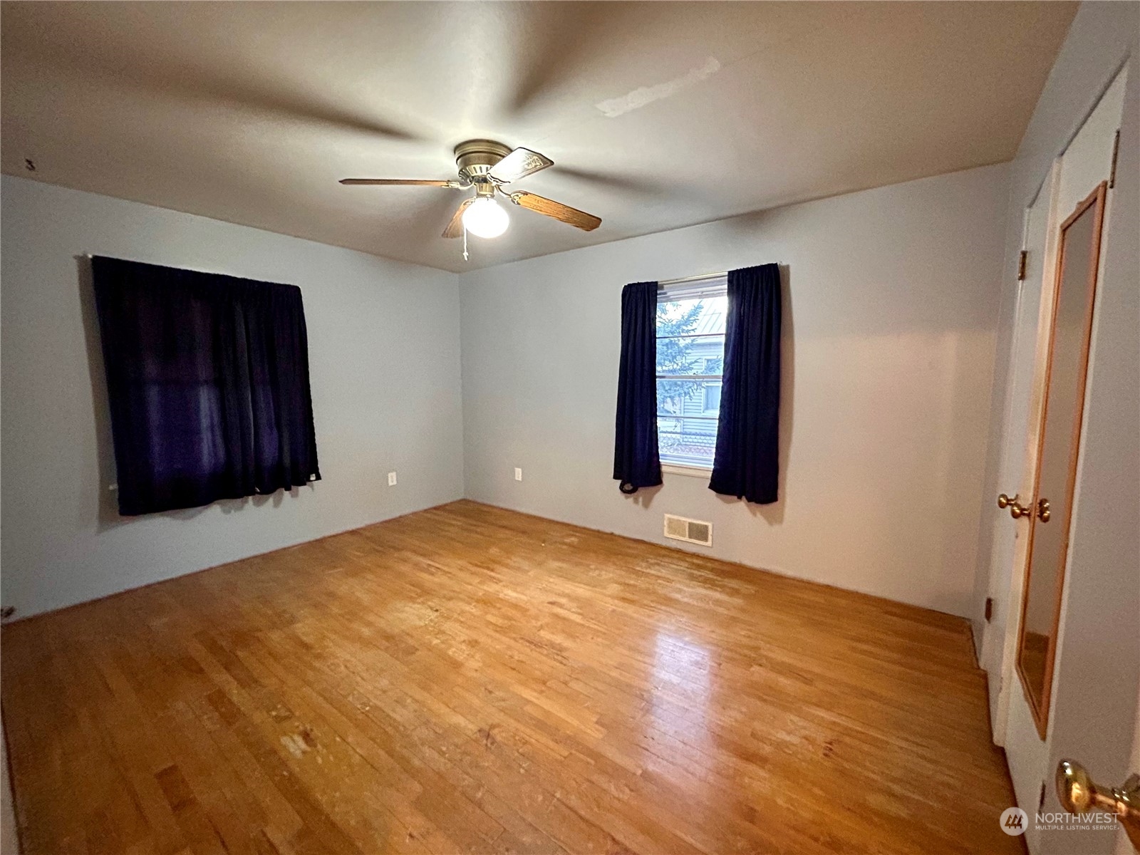 408 S Division Street Property Photo 7