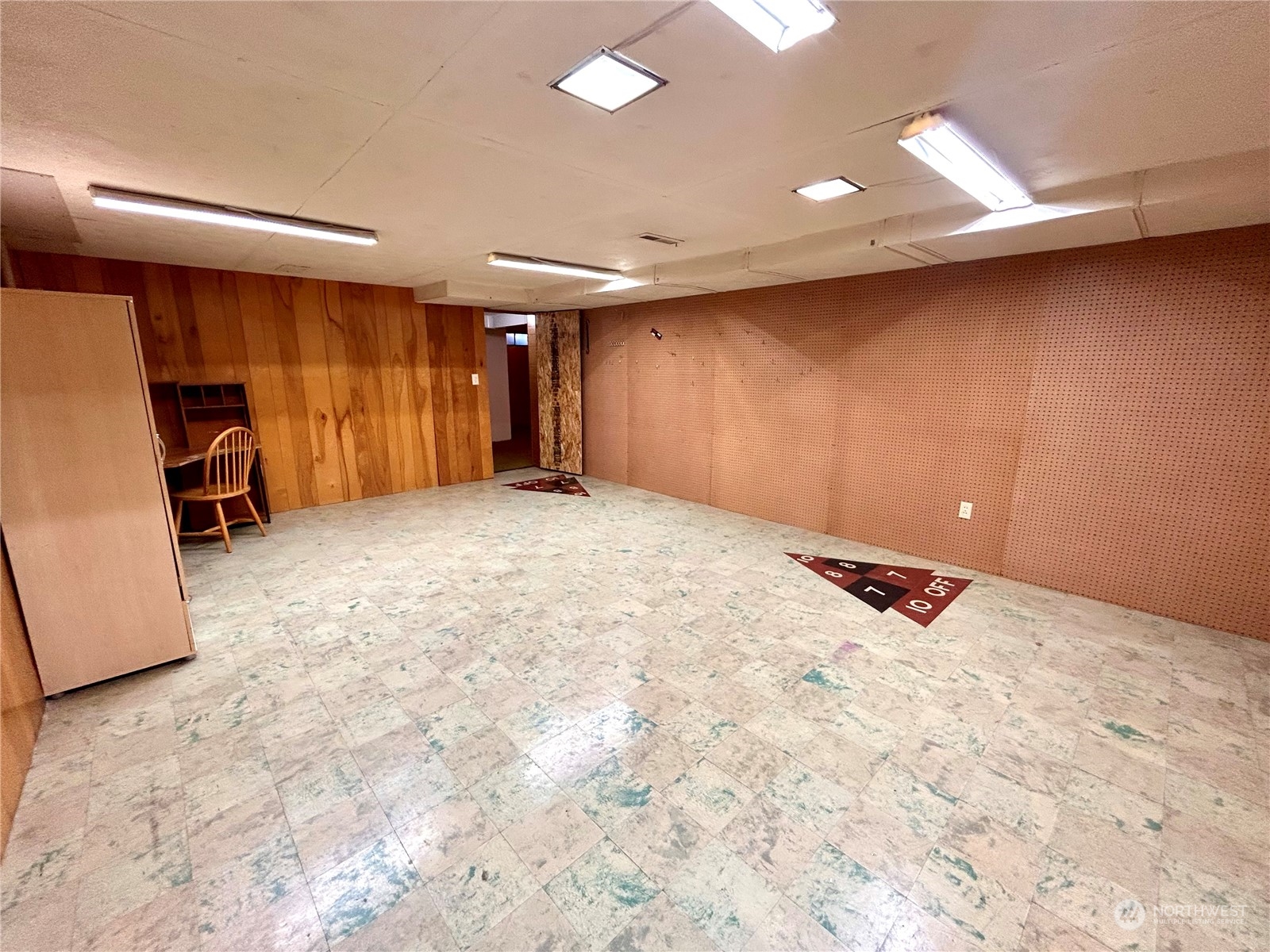 408 S Division Street Property Photo 21