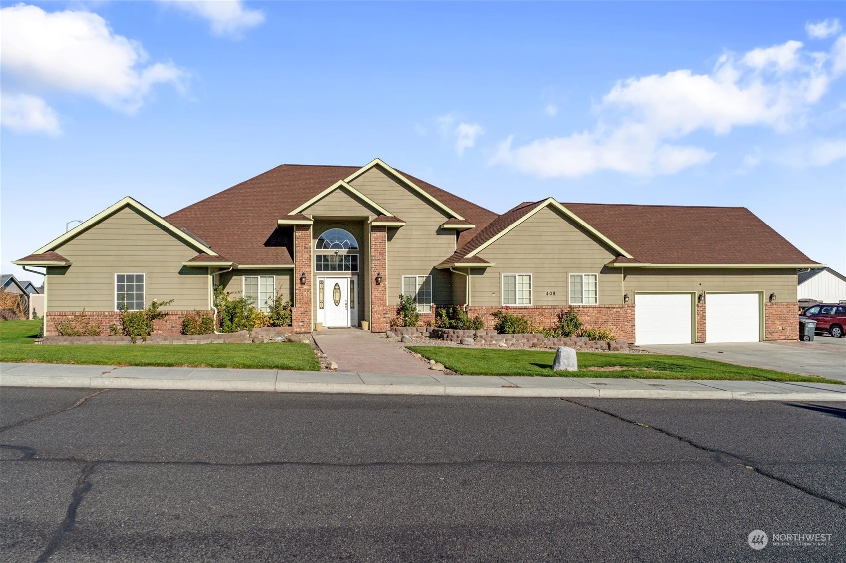 409 N Crestview Drive Property Photo
