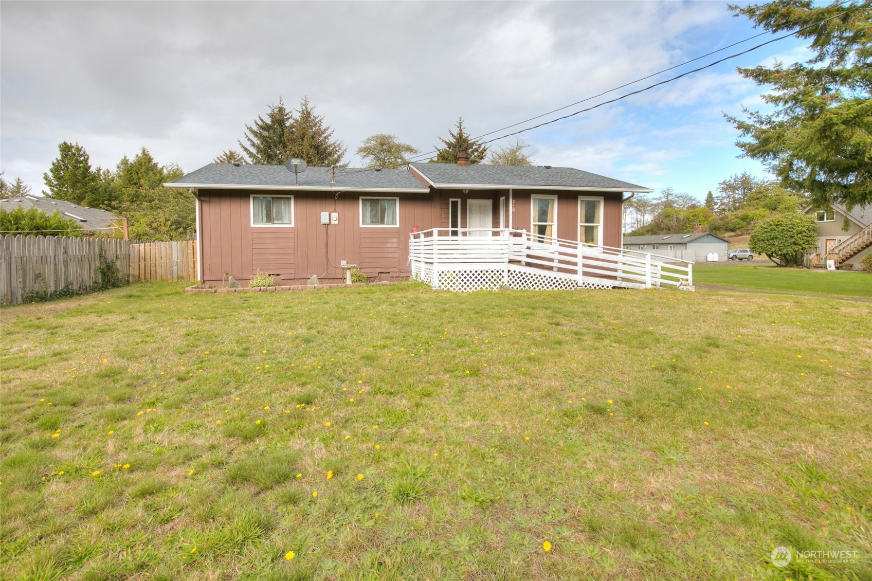 210 W Newell Avenue Property Photo 2