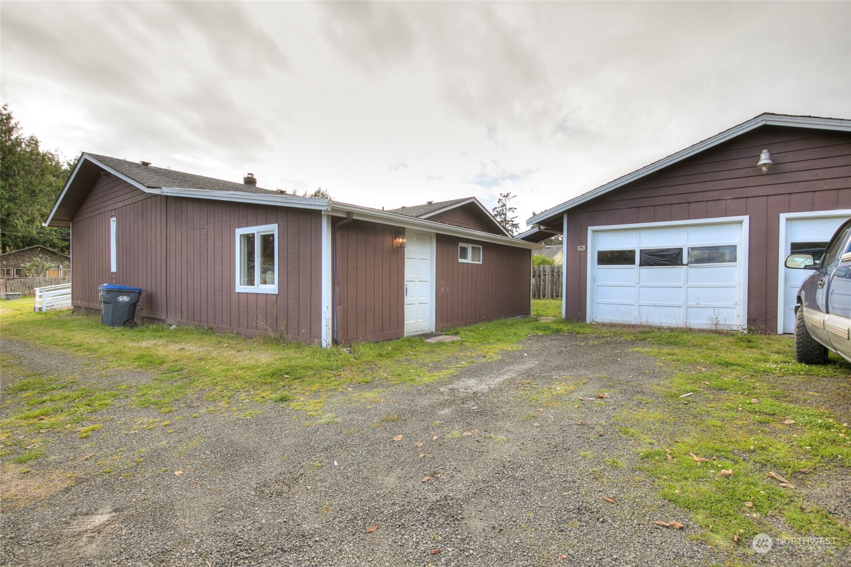 210 W Newell Avenue Property Photo 4