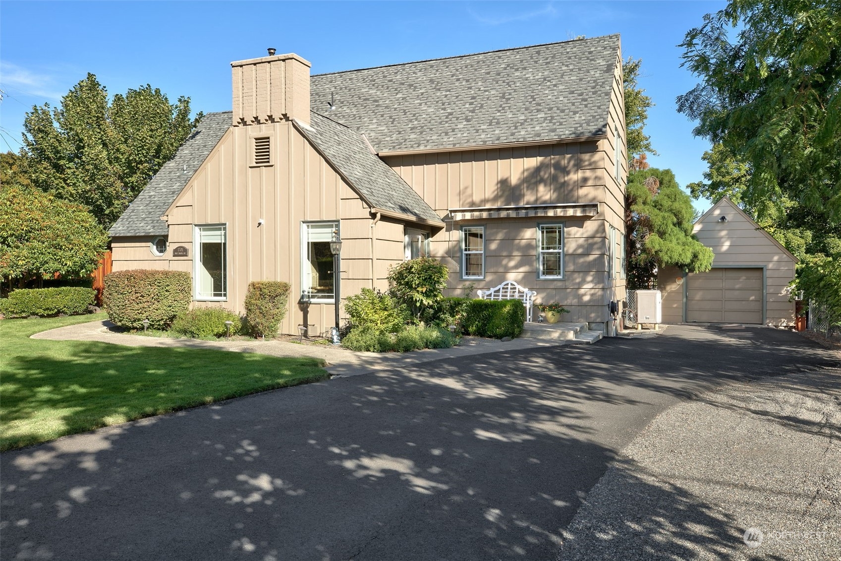1701 W Yakima Avenue Property Photo 1