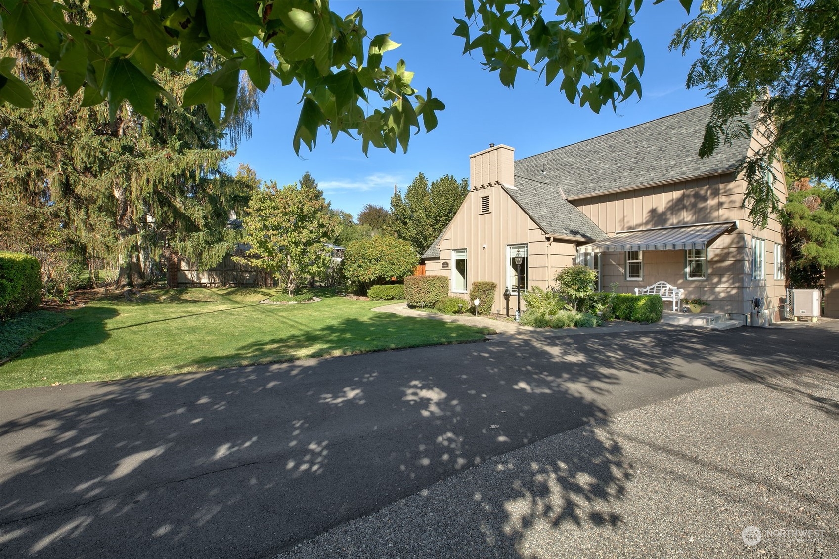 1701 W Yakima Avenue Property Photo 3