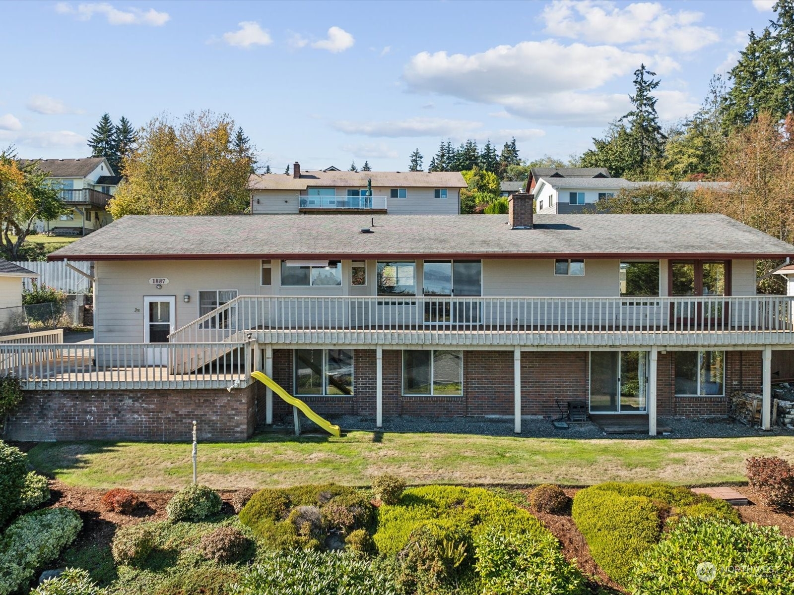 1887 Salal Street Property Photo 1