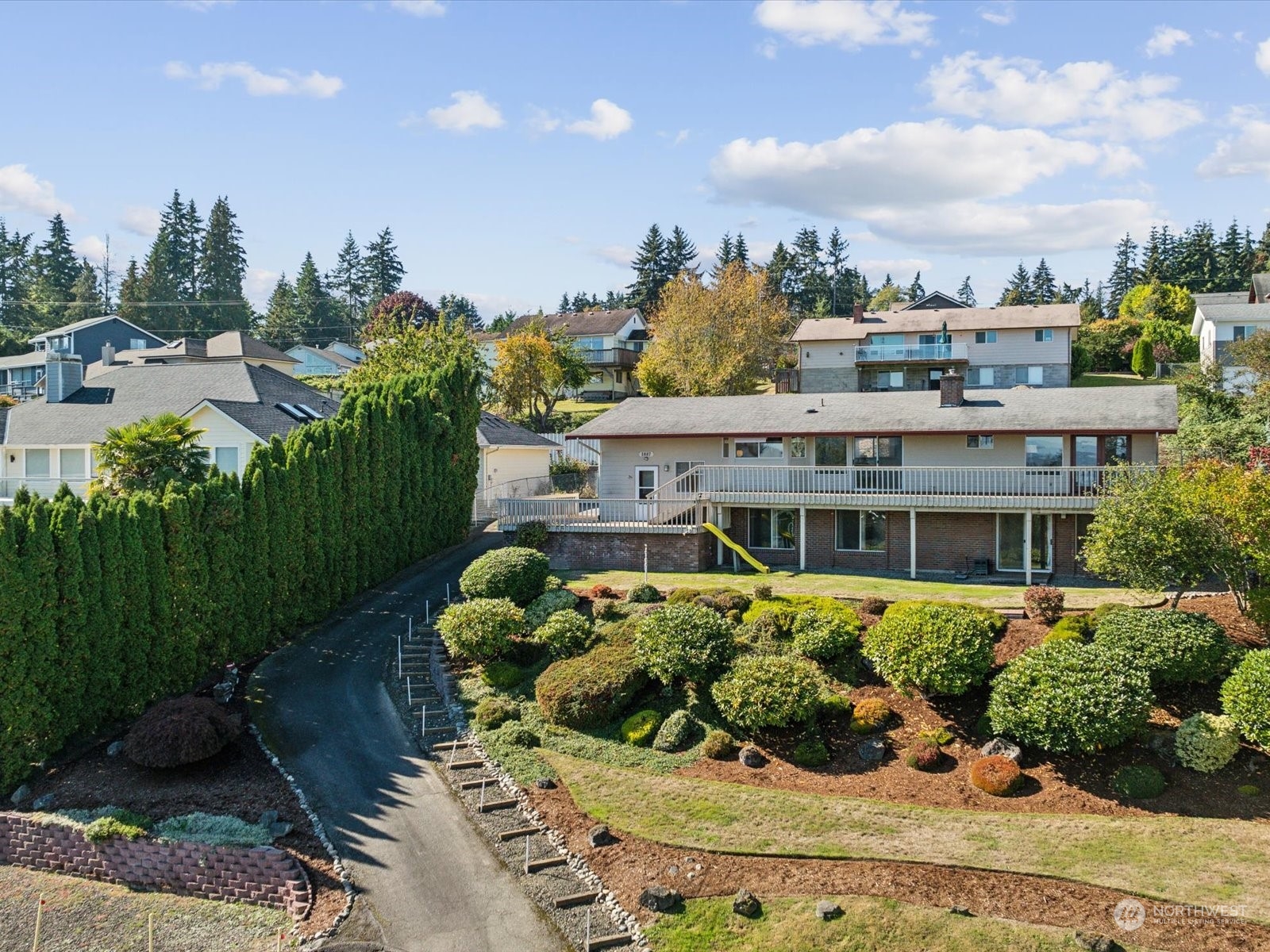 1887 Salal Street Property Photo 3