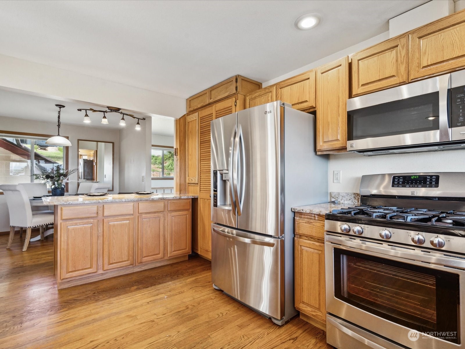 1887 Salal Street Property Photo 12