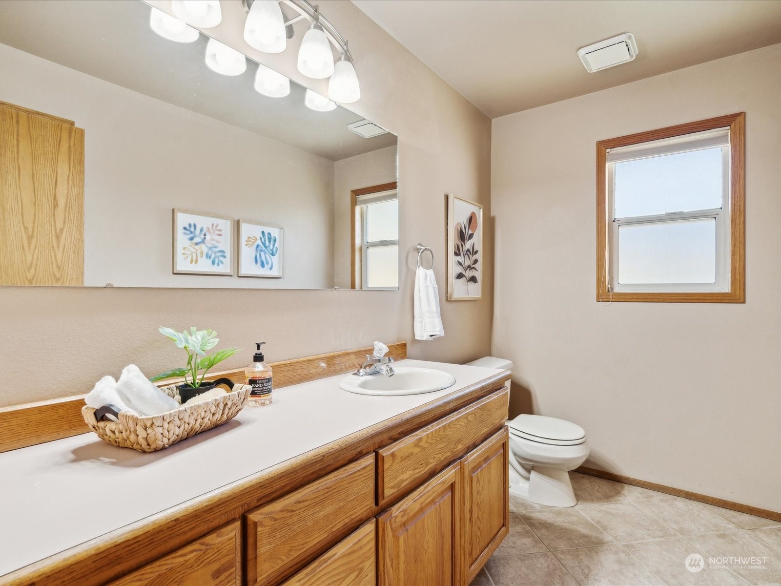 1887 Salal Street Property Photo 22