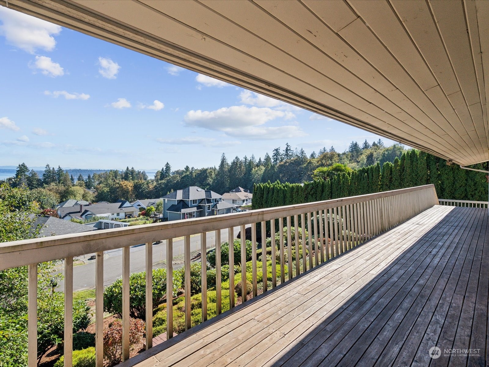 1887 Salal Street Property Photo 32