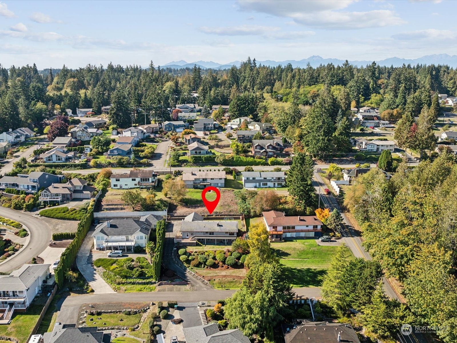 1887 Salal Street Property Photo 38