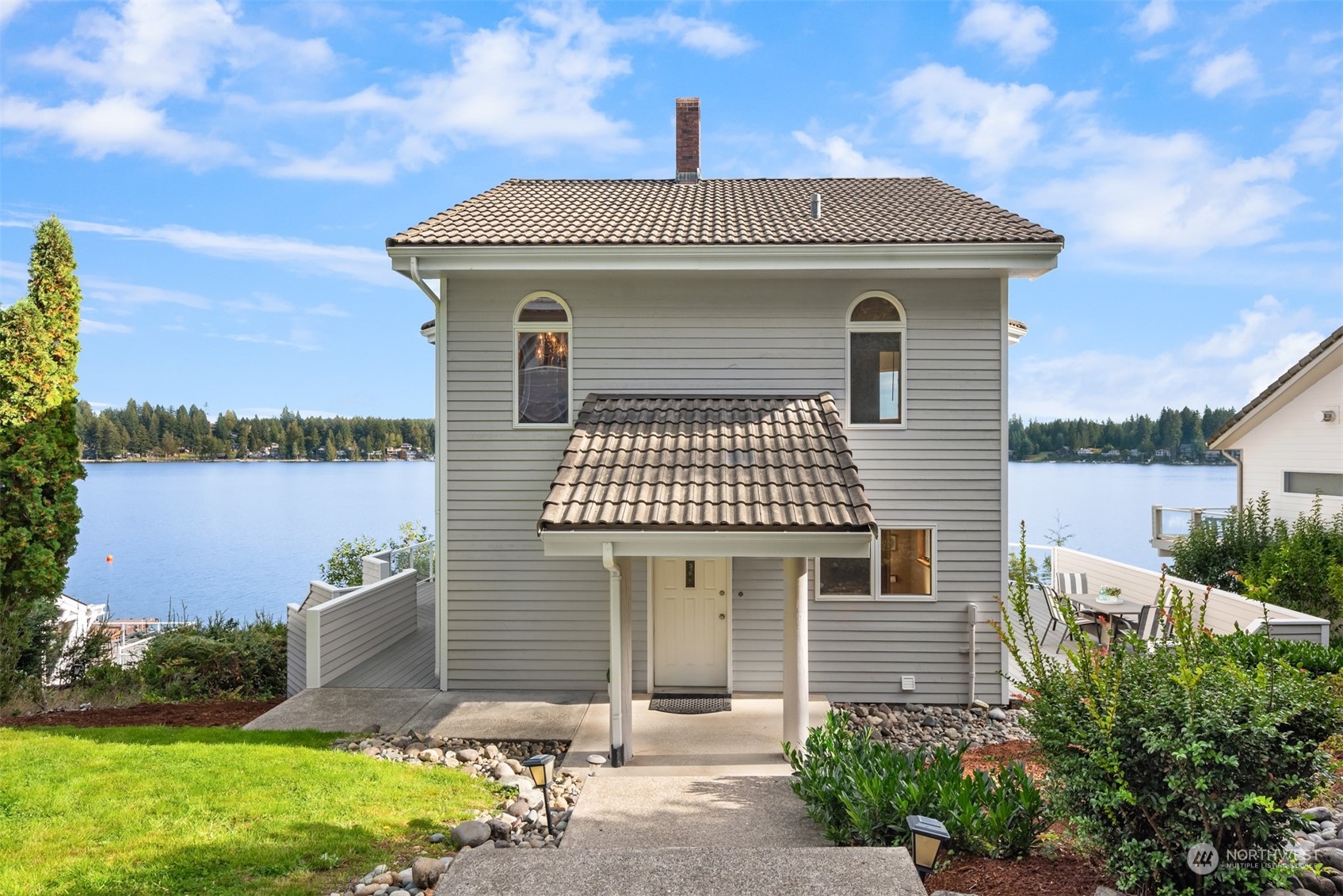 2210 E Mason Lake Drive Property Photo 3