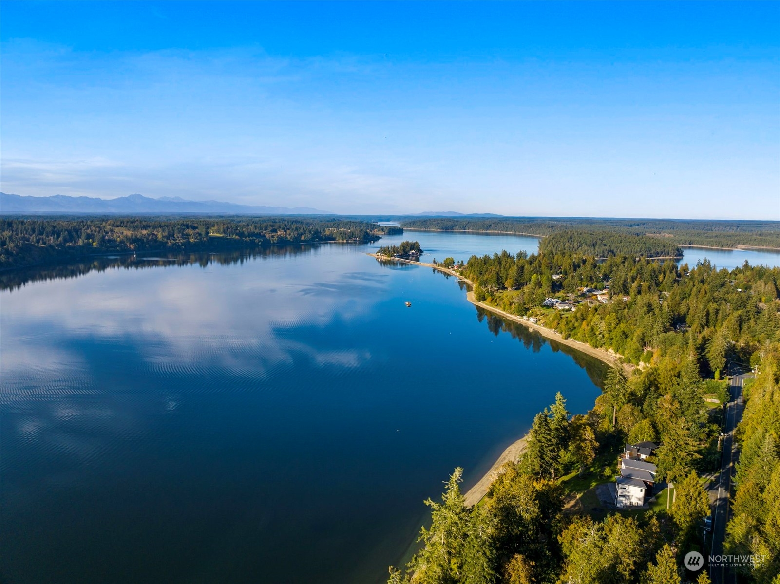 9517 Steamboat Island Road Property Photo 4