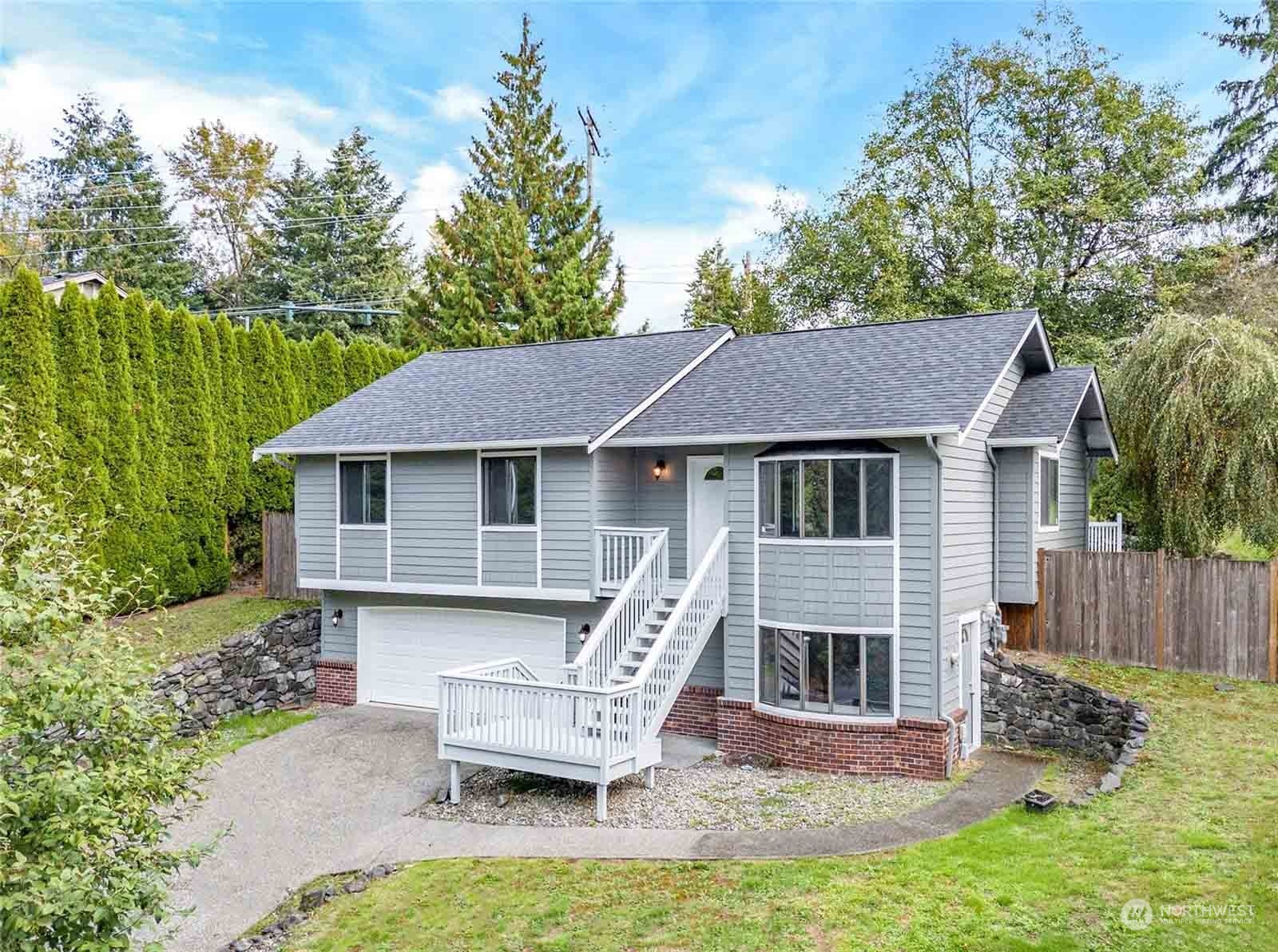 935 Holly Drive Property Photo
