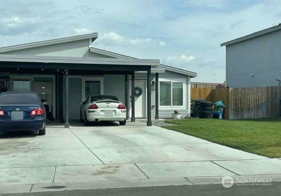 2409 Ronan Street Property Photo 1