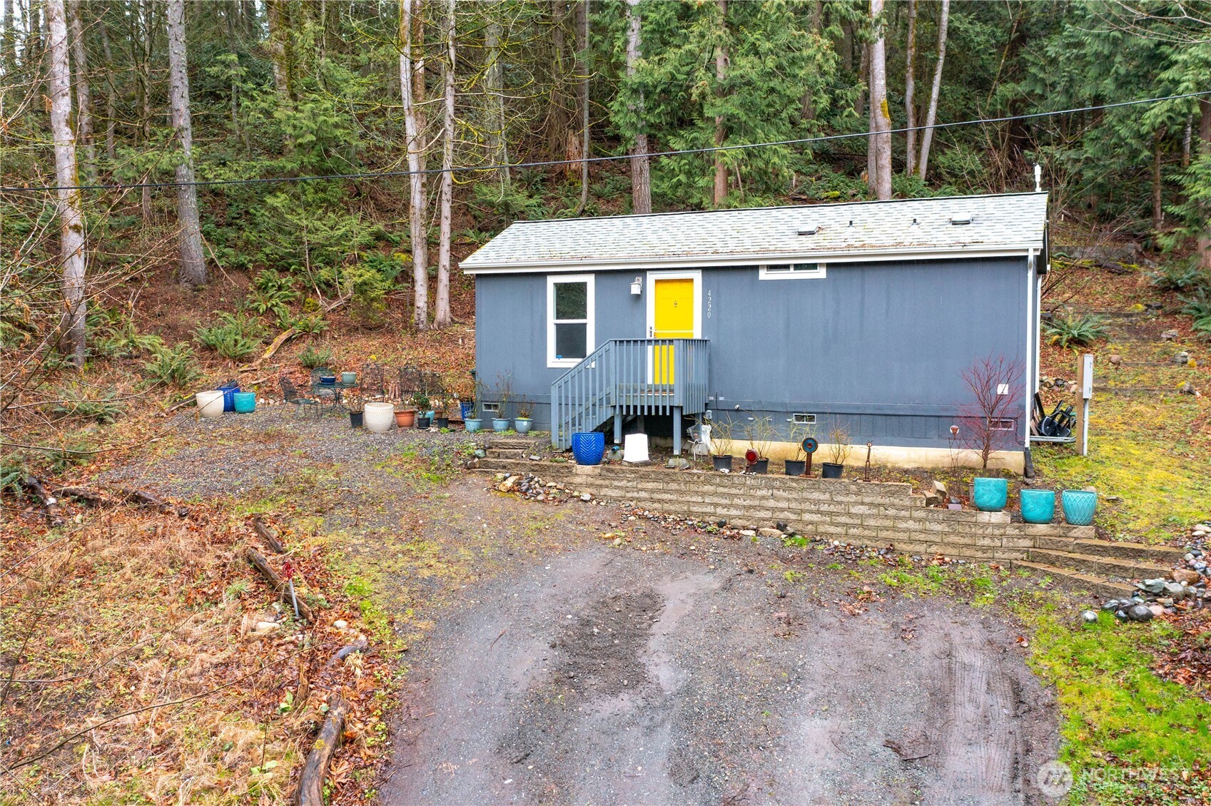 4220 Brays Way Property Photo 2