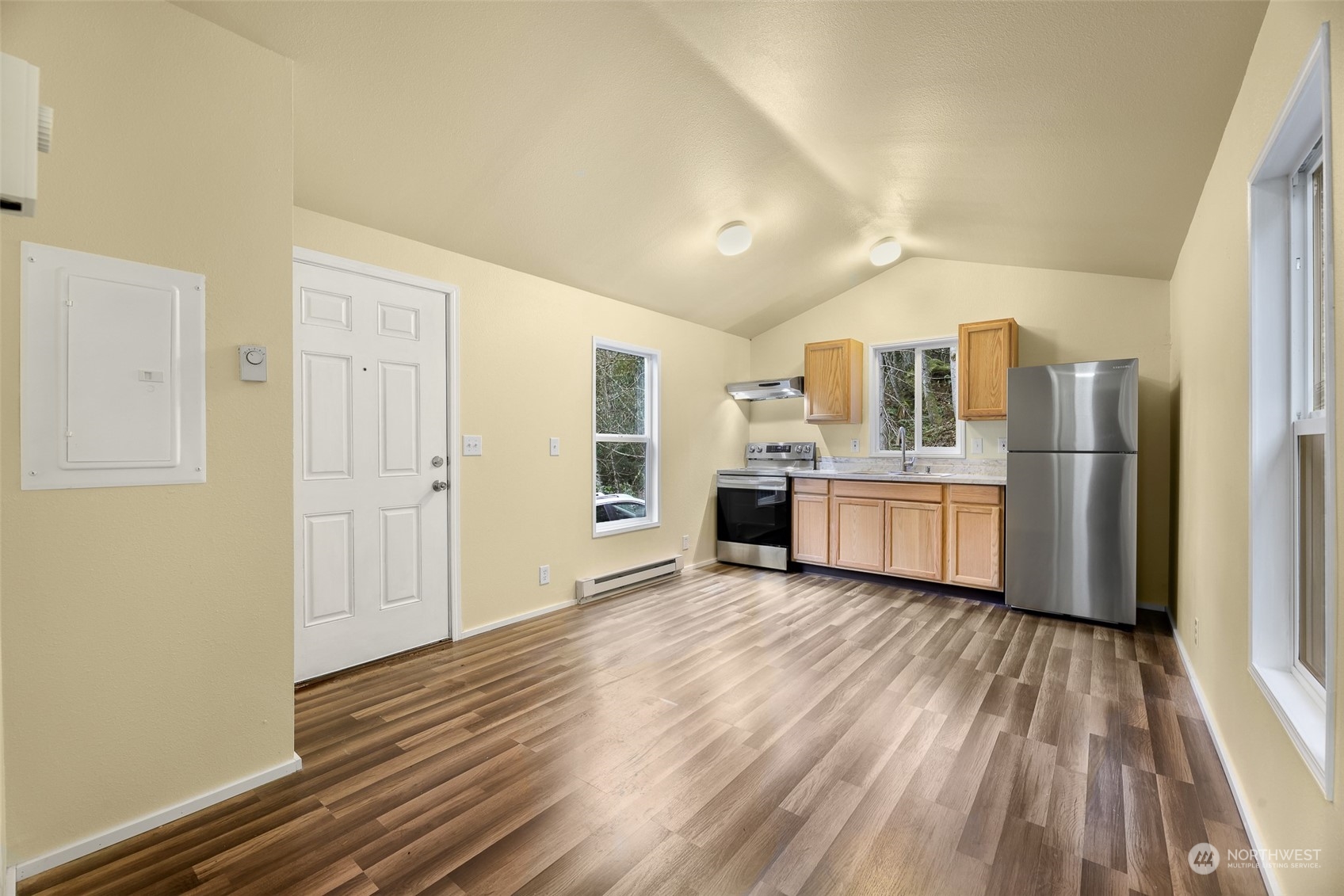4220 Brays Way Property Photo 4