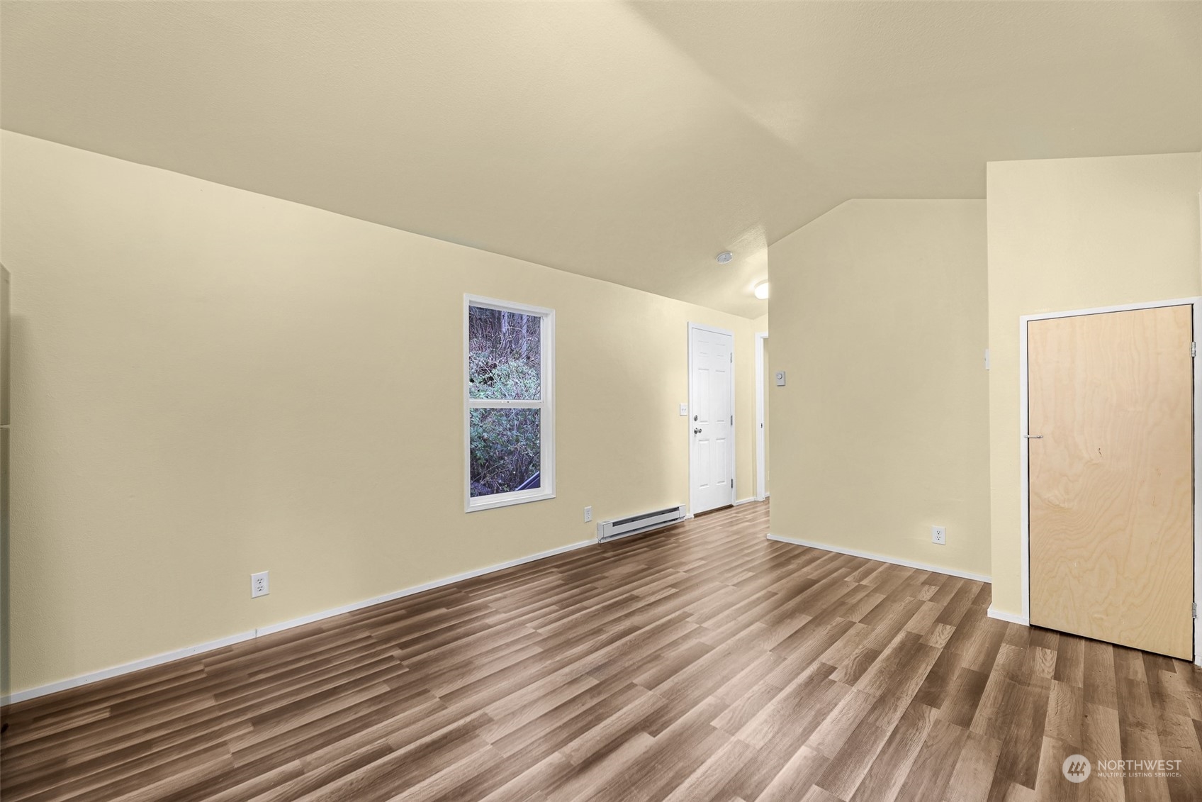 4220 Brays Way Property Photo 6