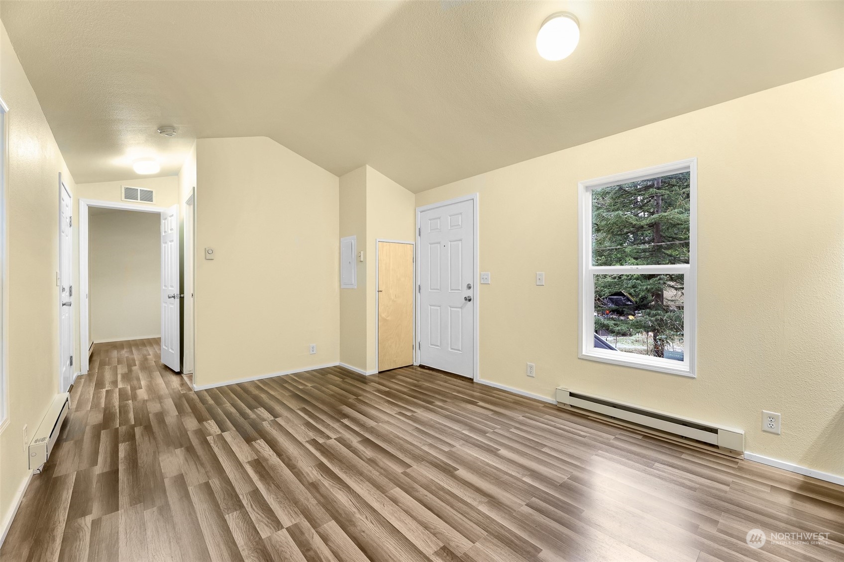 4220 Brays Way Property Photo 7