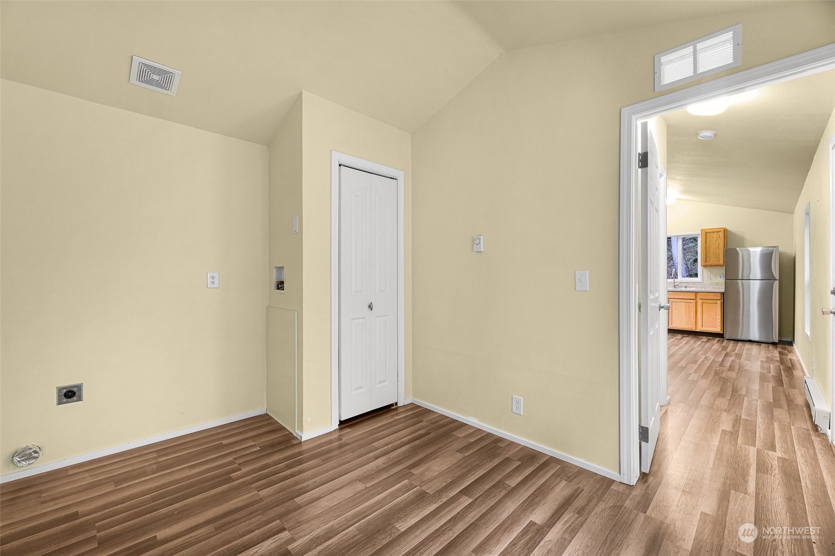 4220 Brays Way Property Photo 10