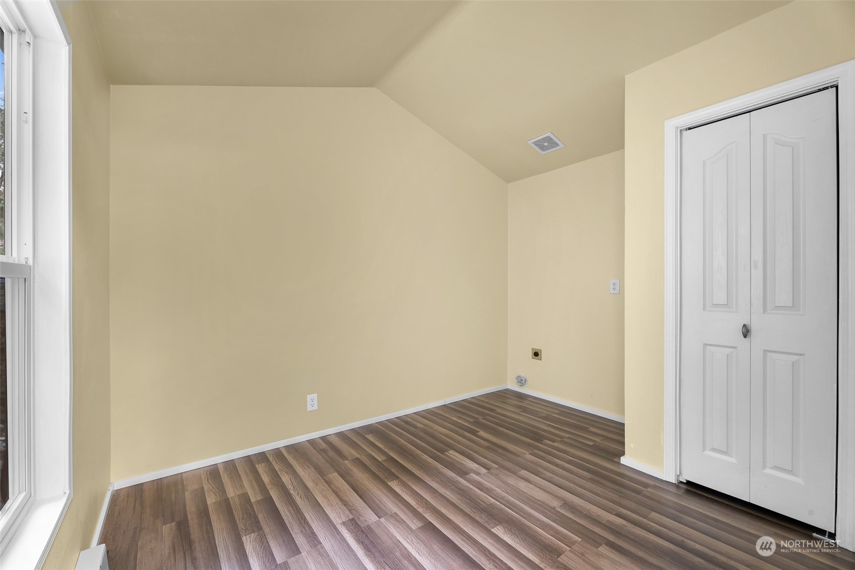4220 Brays Way Property Photo 11