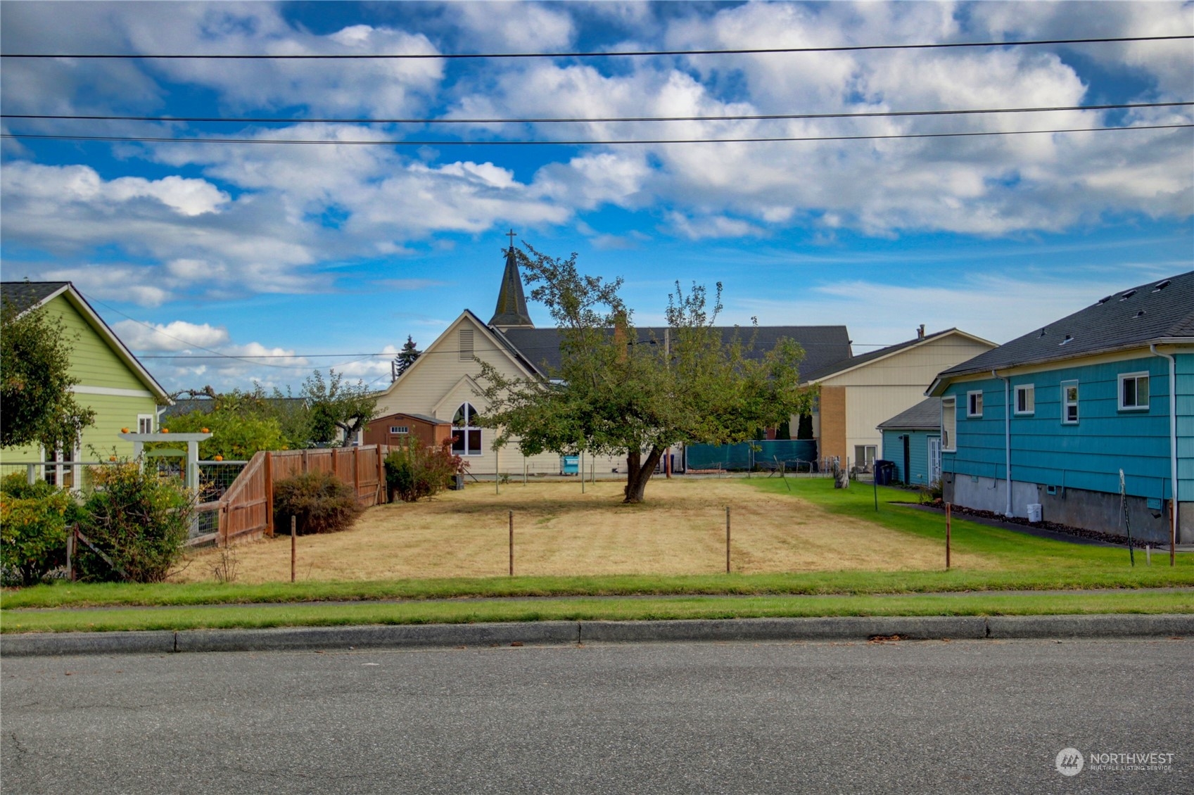 2019 N Avenue Property Photo 4