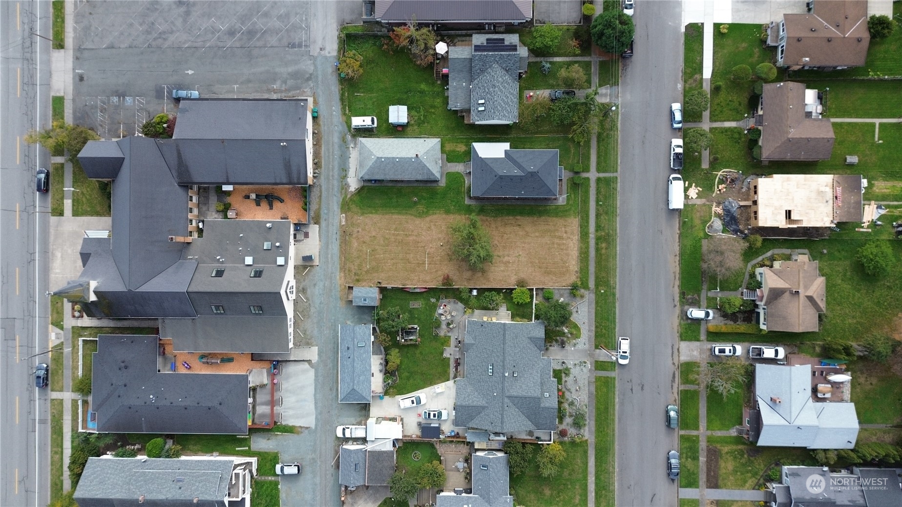 2019 N Avenue Property Photo 17
