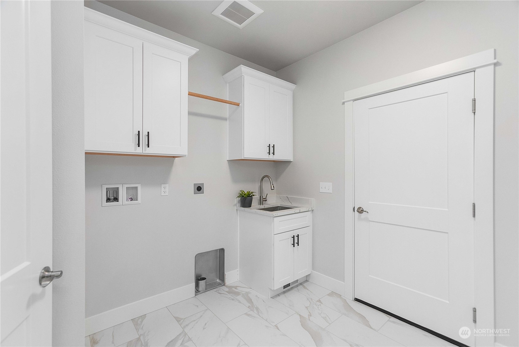 1690 Lilypad Place Property Photo 18