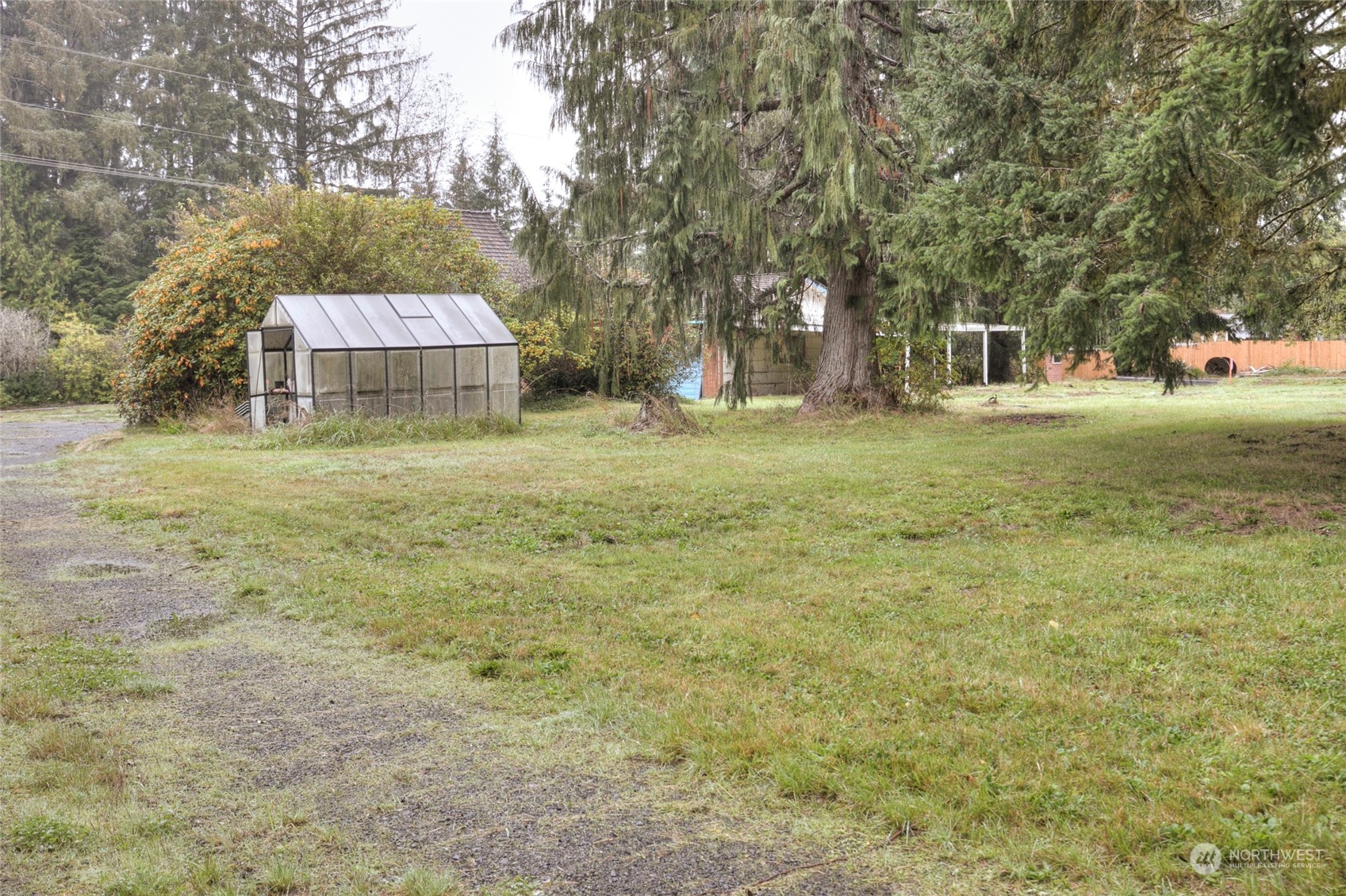 5506 Us Highway 101 Property Photo 4