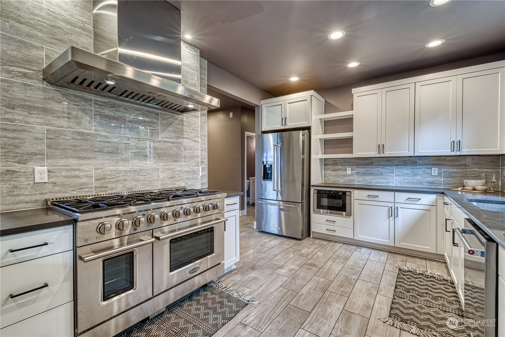 12017 Hillcrest Drive Property Photo 10