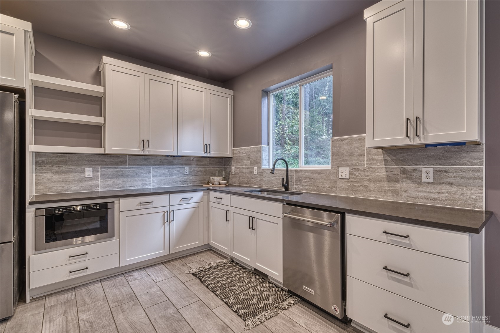 12017 Hillcrest Drive Property Photo 12