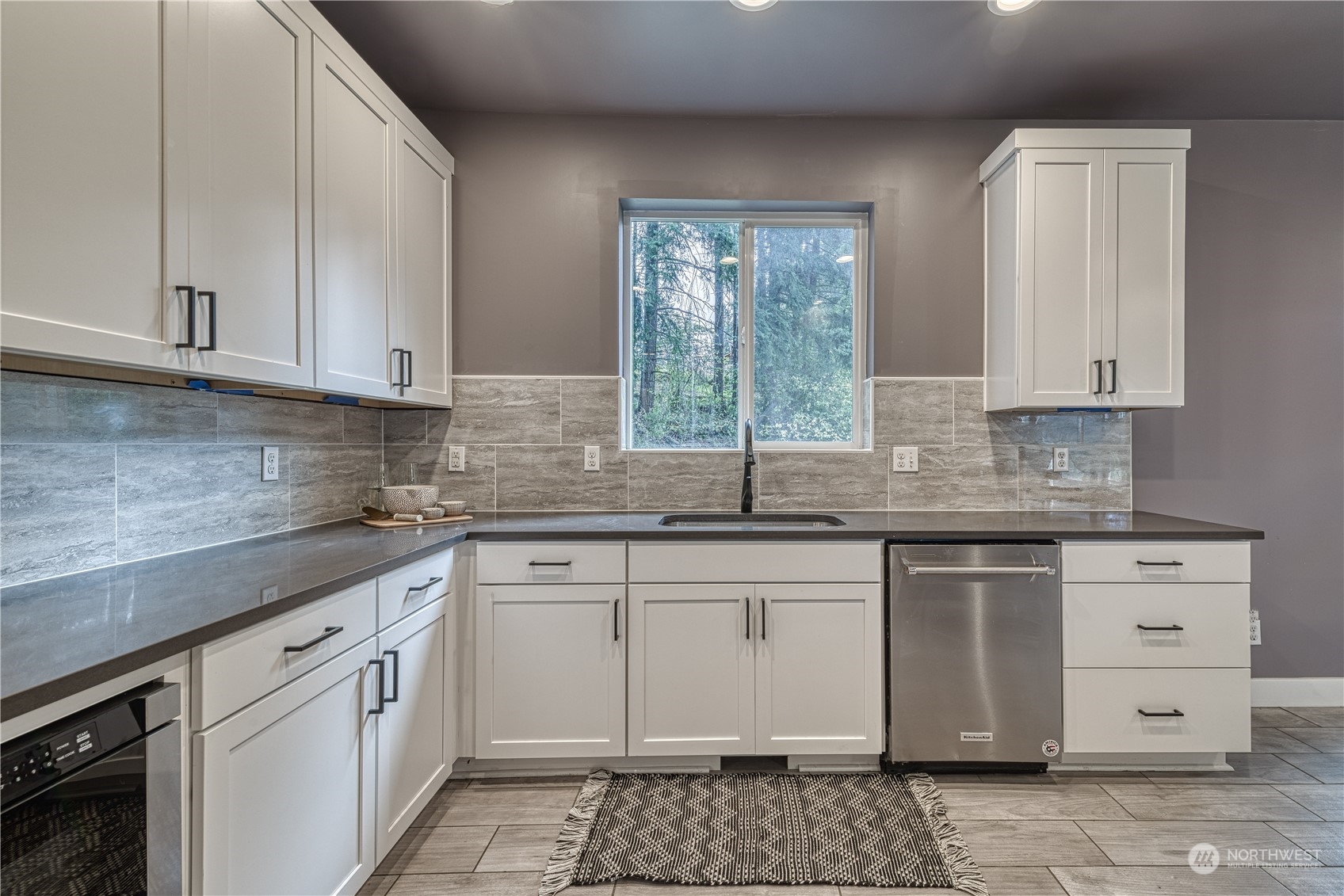 12017 Hillcrest Drive Property Photo 16