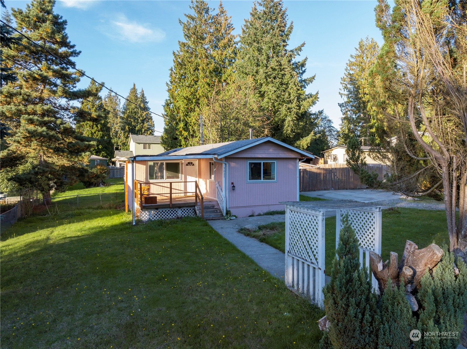 1021 124th Place Property Photo 2
