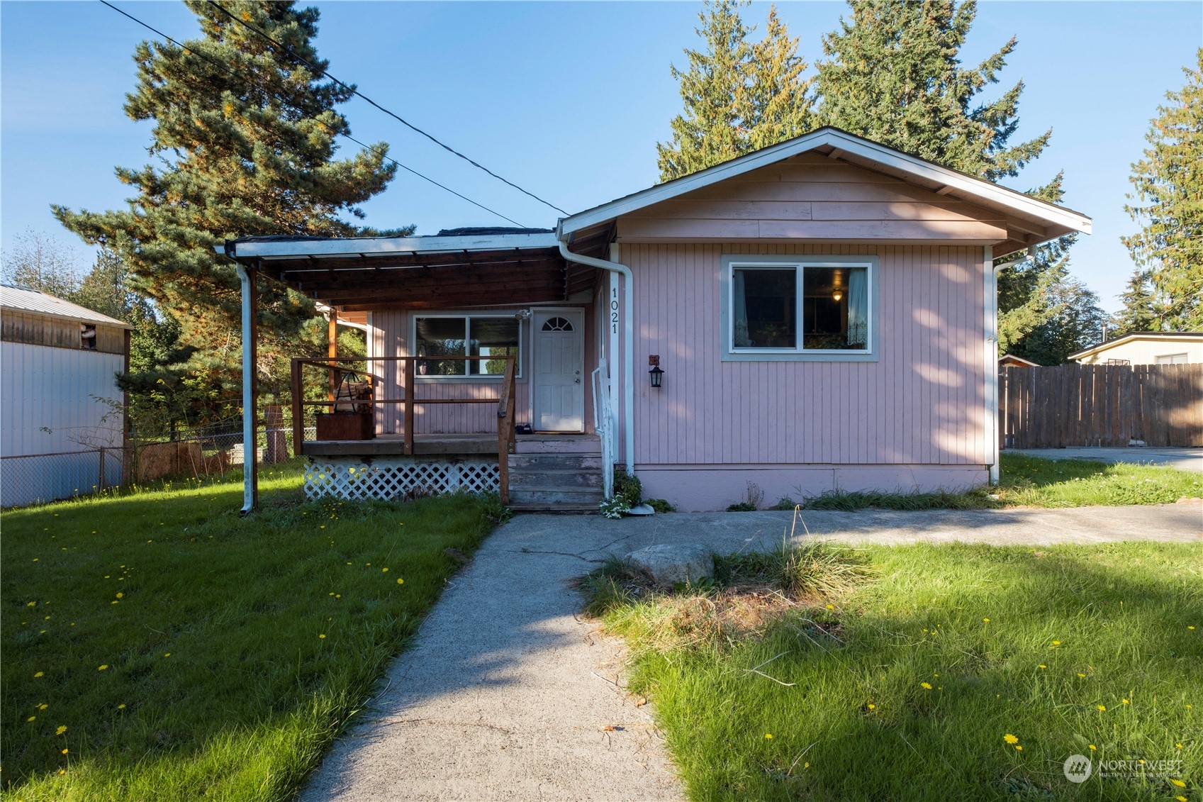 1021 124th Place Property Photo 3