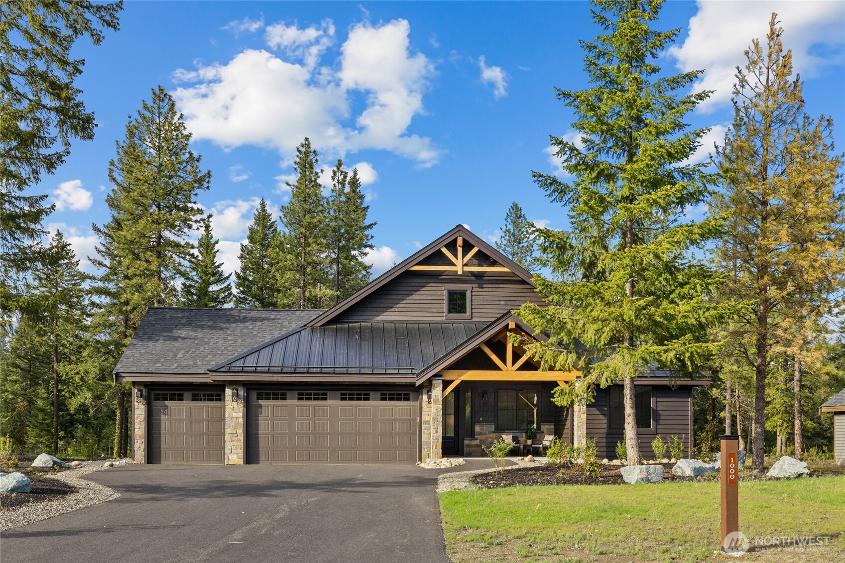 1000 Domerie Park Loop Property Photo 1