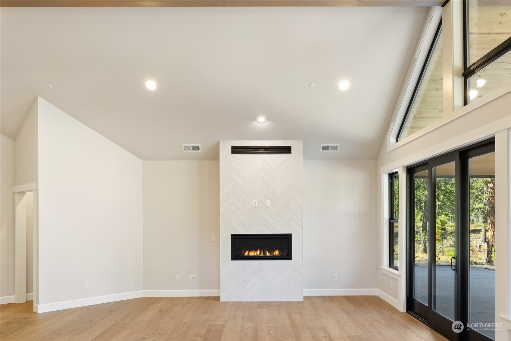 1000 Domerie Park Loop Property Photo 6
