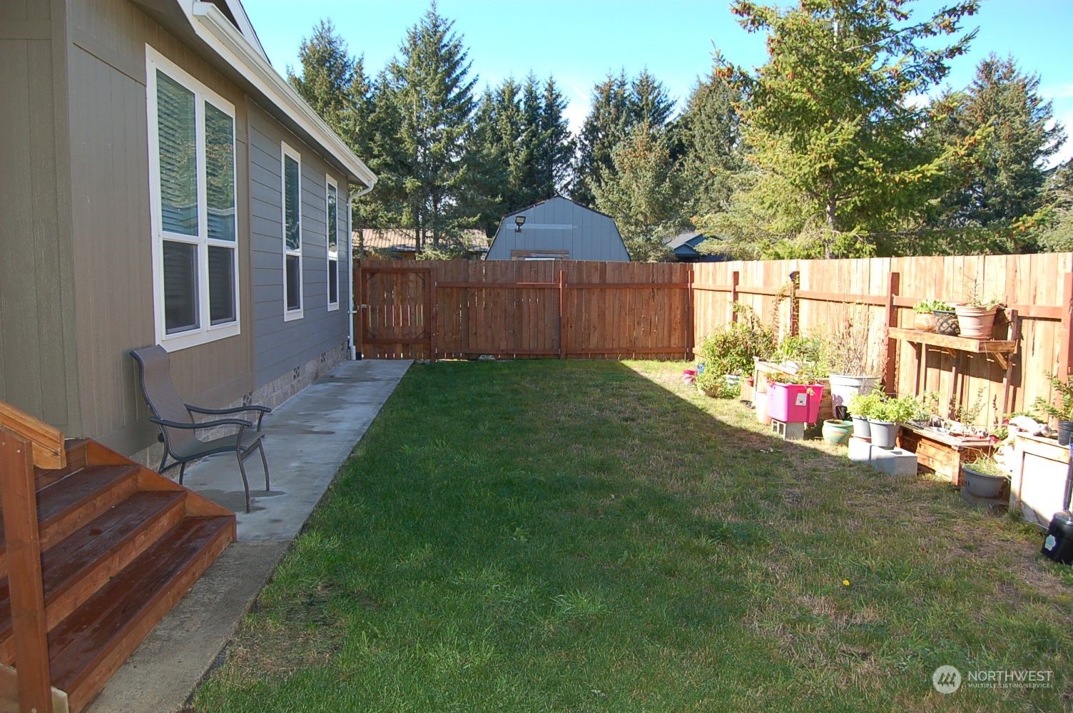 642 Weatherwax Loop Ne Property Photo 4