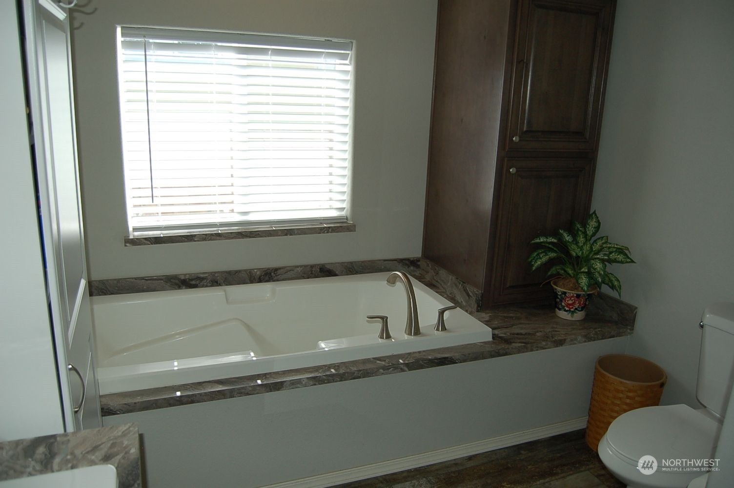 642 Weatherwax Loop Ne Property Photo 12
