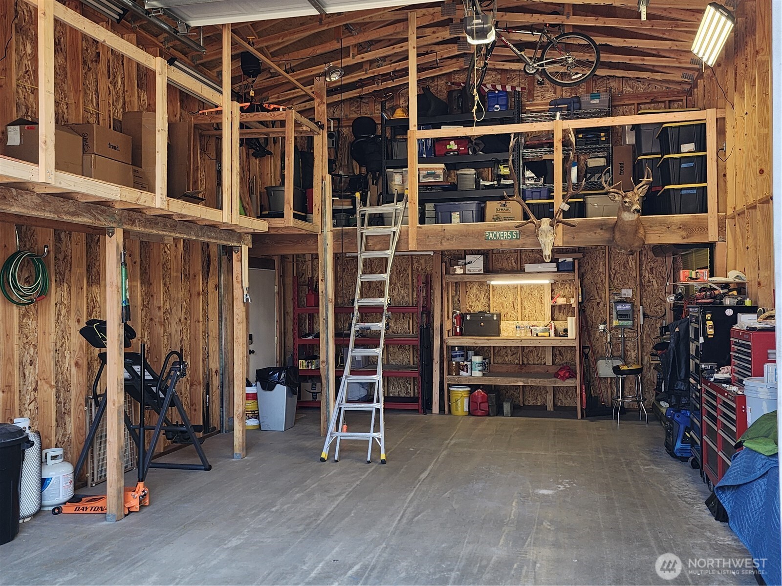 642 Weatherwax Loop Ne Property Photo 36