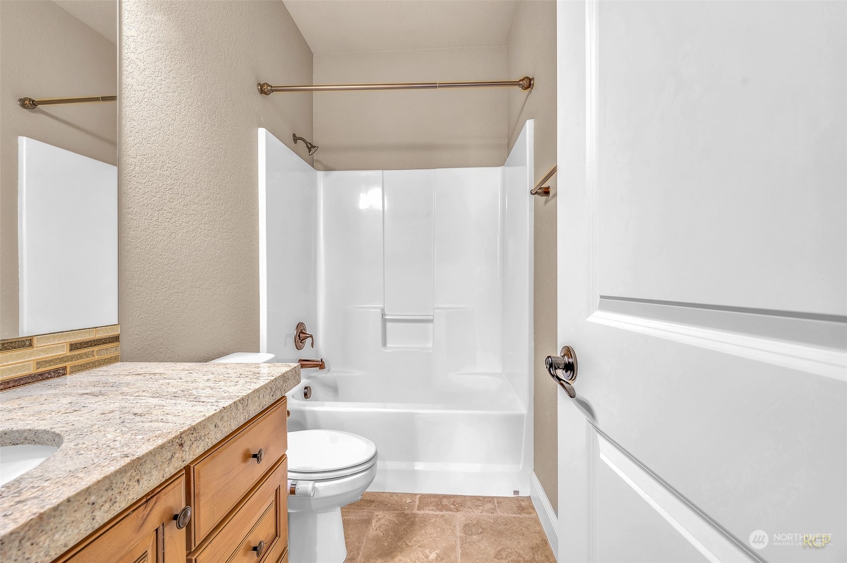 3913 Nw Jasmine St. Property Photo 33