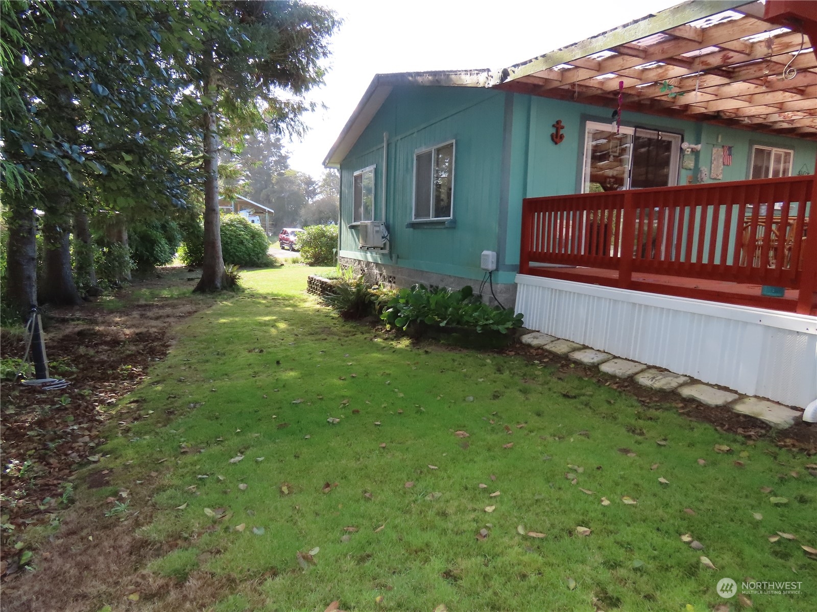 864 Hart Street Property Photo 15