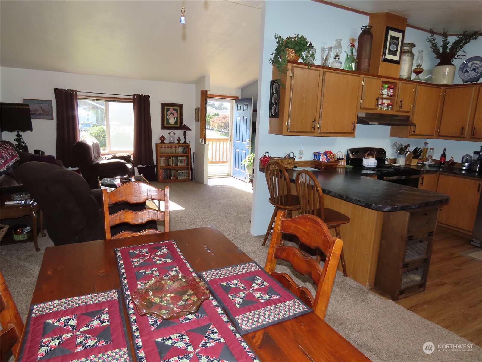 864 Hart Street Property Photo 19