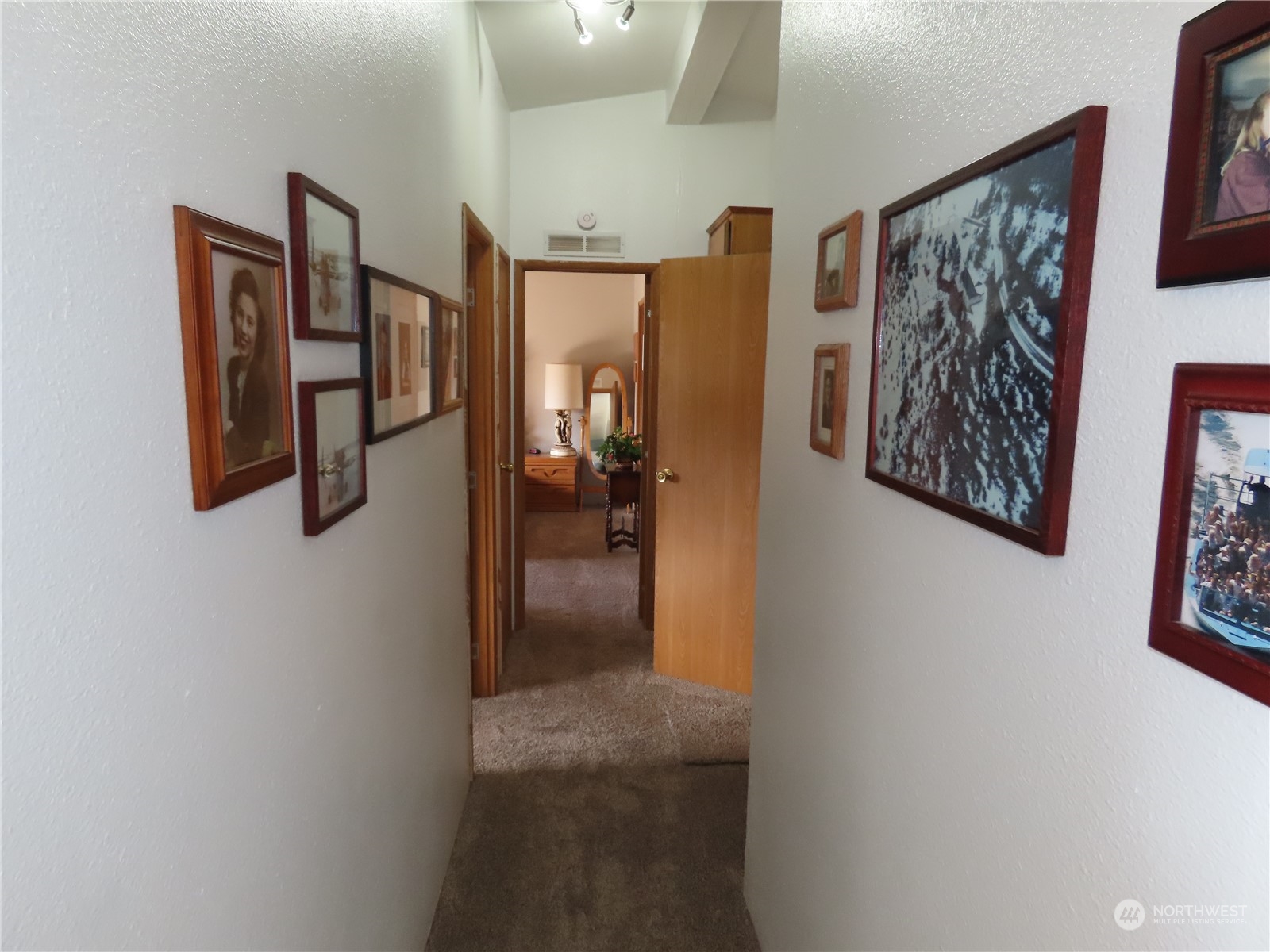 864 Hart Street Property Photo 31