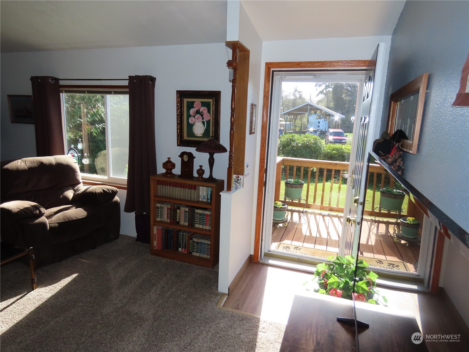 864 Hart Street Property Photo 32