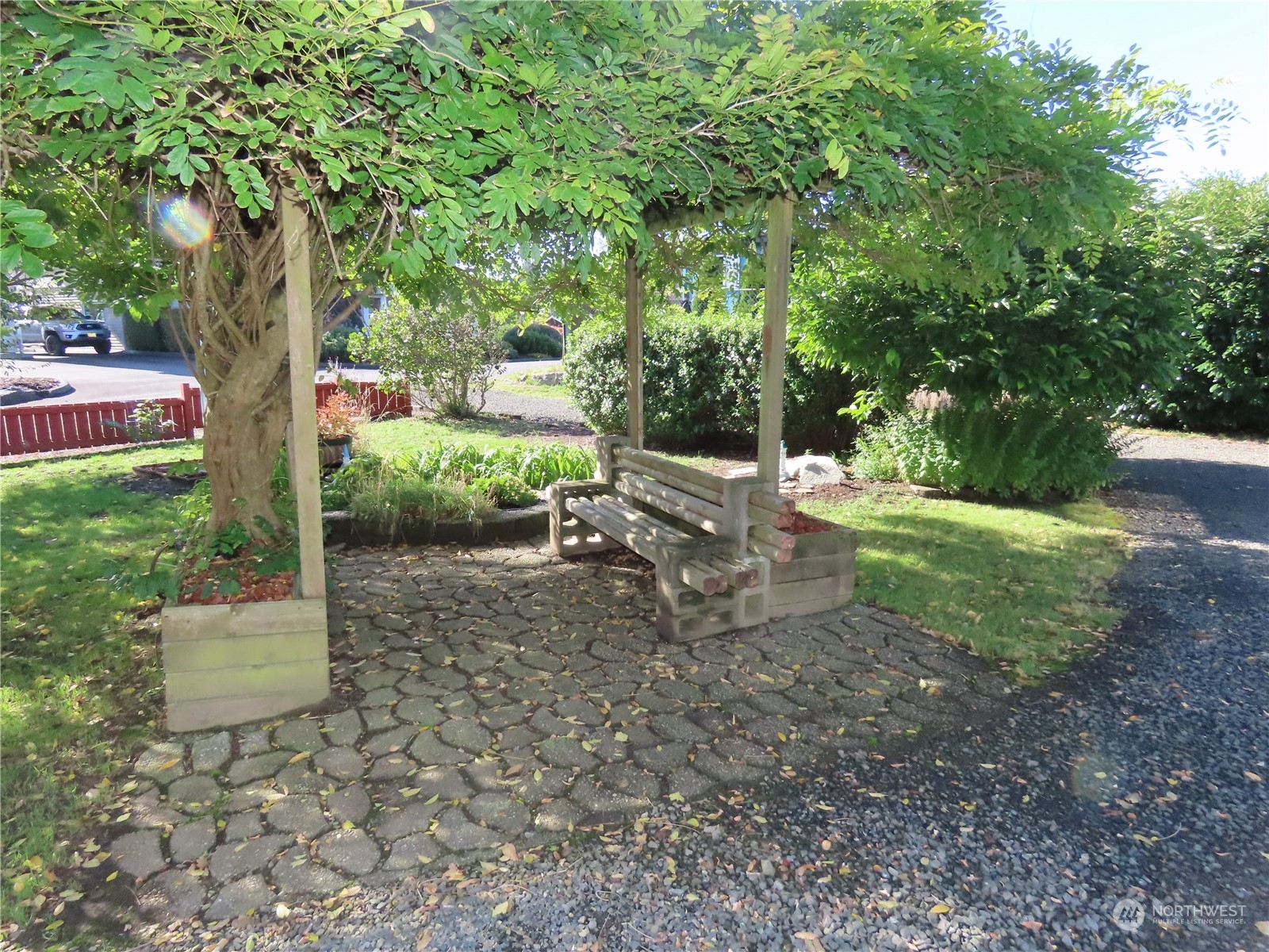 864 Hart Street Property Photo 34