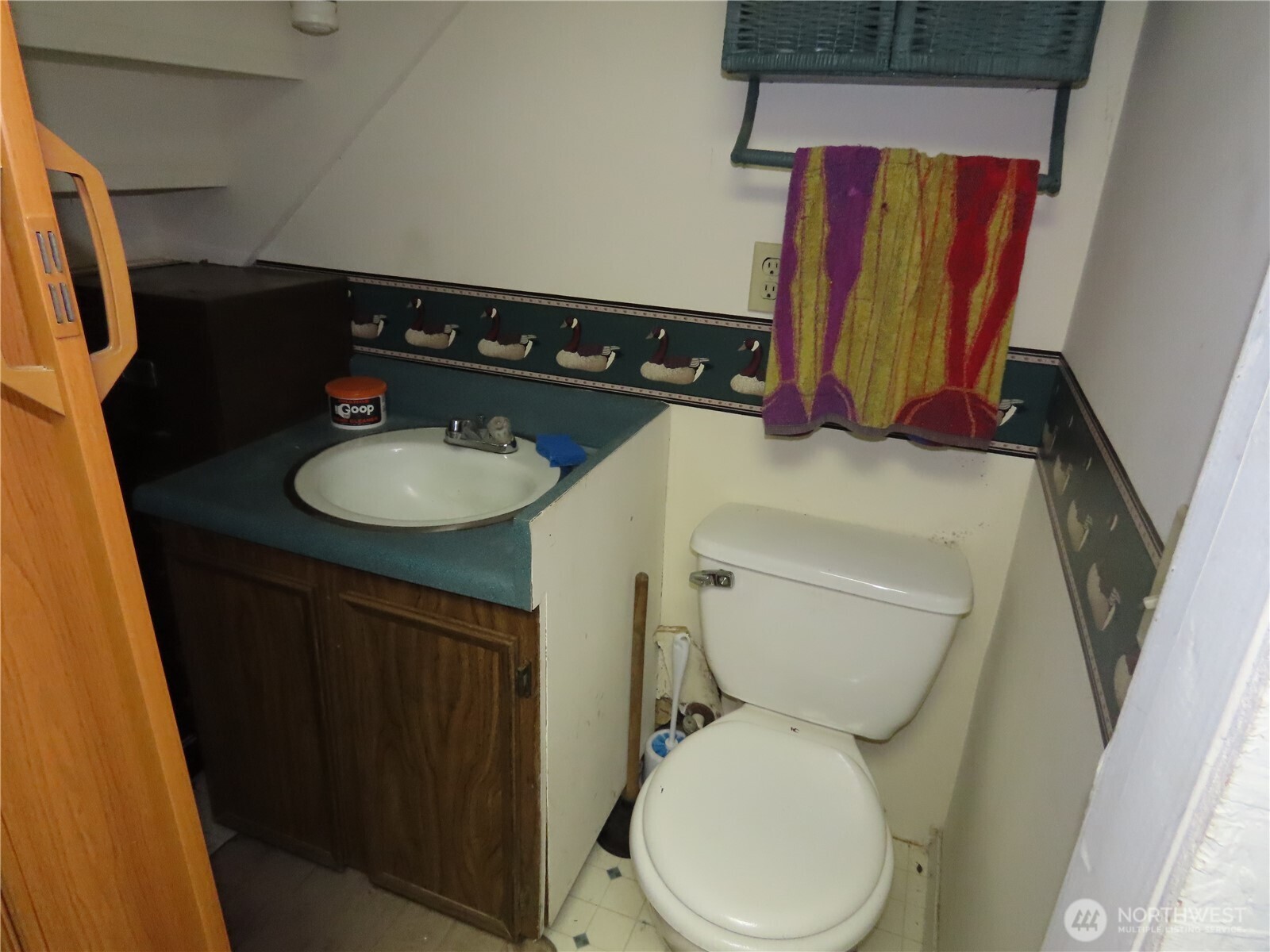 864 Hart Street Property Photo 37
