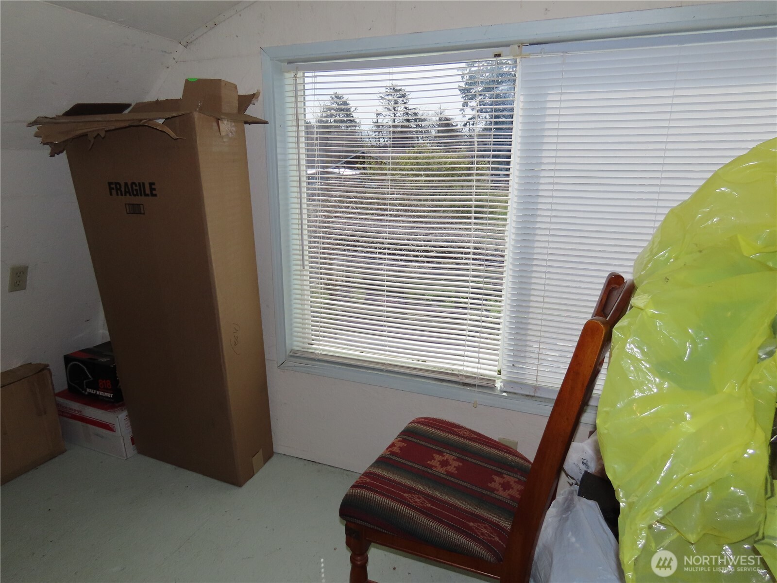 864 Hart Street Property Photo 39