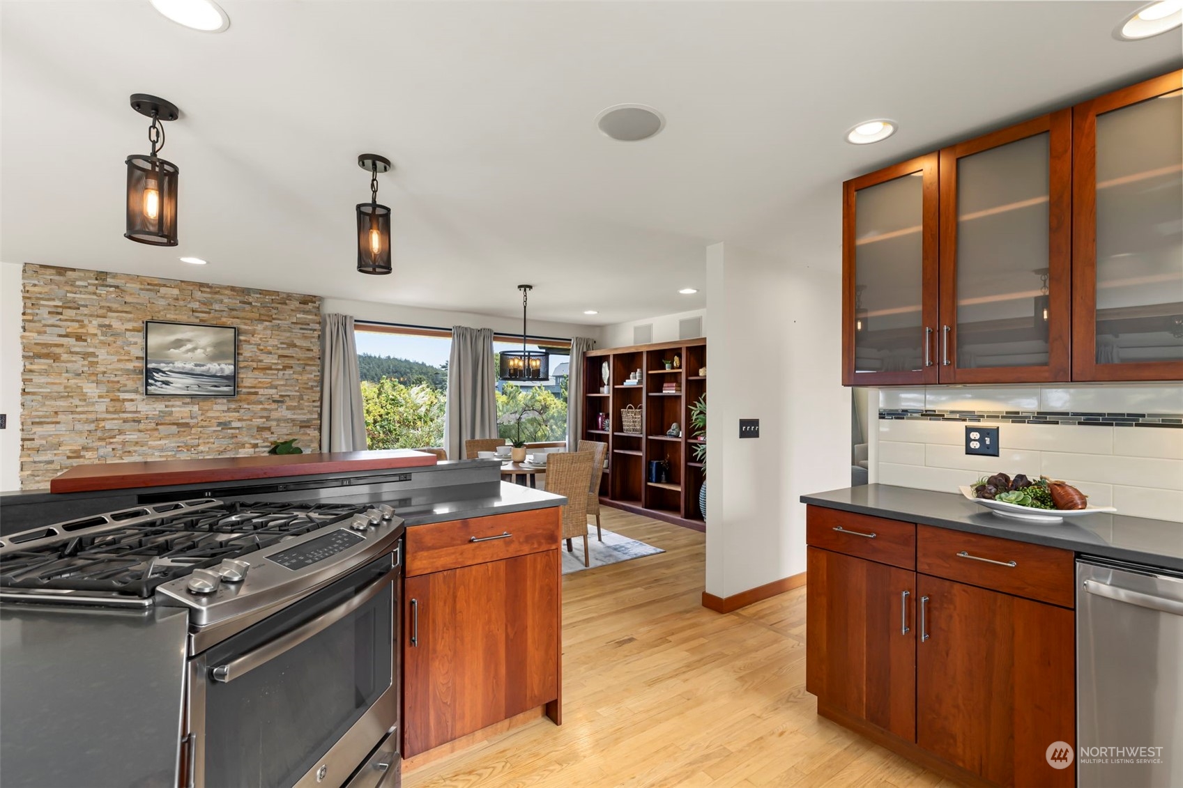 5821 Hill Street Property Photo 17